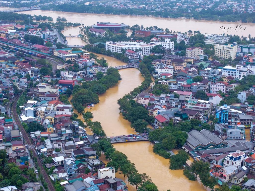 hue_lu lut hue_hue ngap lut_thientai_luluthue_phat giao hue27.jpg